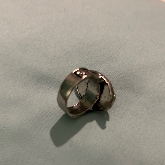 Vampire Diaries Ring - Picture 5 of 12